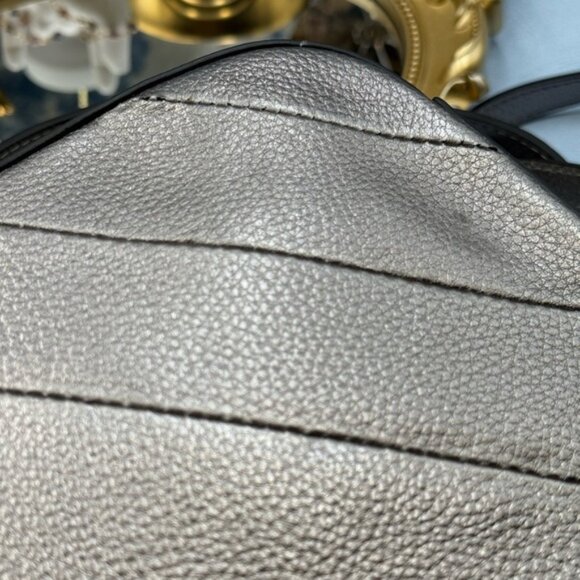 🆕 KURT GEIGER LONDON 🧿 NWOT Leather Crossbody Camera Bag, Gunmetal Silver - Picture 14 of 16